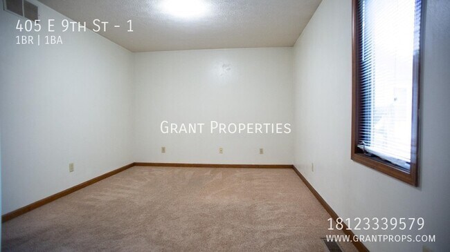 Building Photo - 405 E 9th St