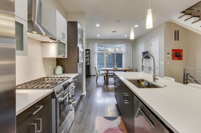 Building Photo - 1632 W Ohio St