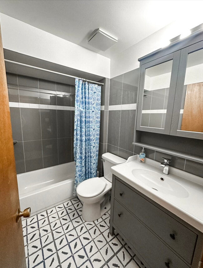 Building Photo - 4627 Eberly Ave