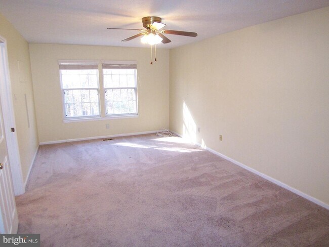 Building Photo - 411 Grasmere Dr