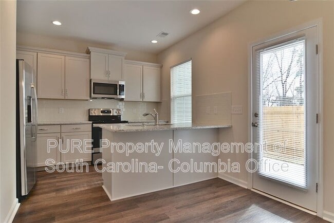 Building Photo - 215 Northwood St