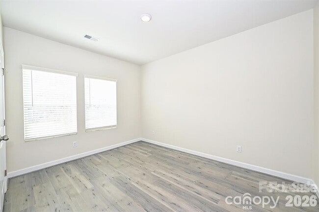 Building Photo - 2410 Arbor Loop Dr