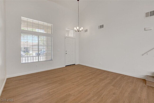 Building Photo - 1441 Iron Springs Dr