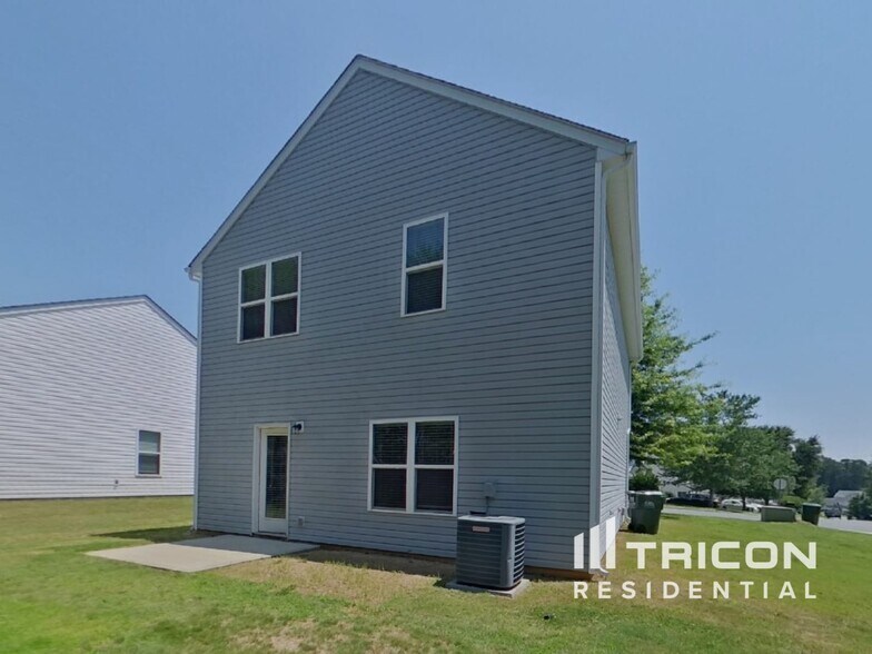 Building Photo - 2625 Meadow Crossing Dr