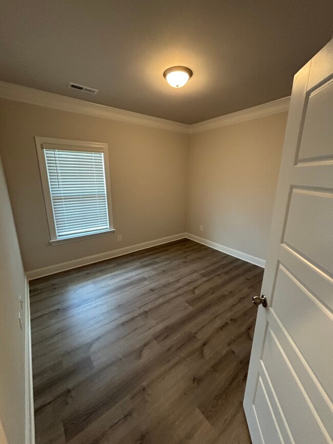 Building Photo - 1541 Barnstable Ct