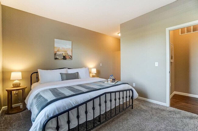 Building Photo - 4788 Holmes St