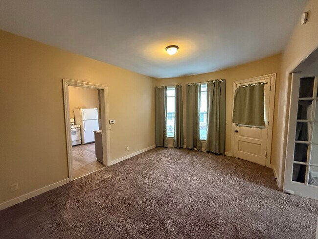 Building Photo - 215 Prospect Ave NE