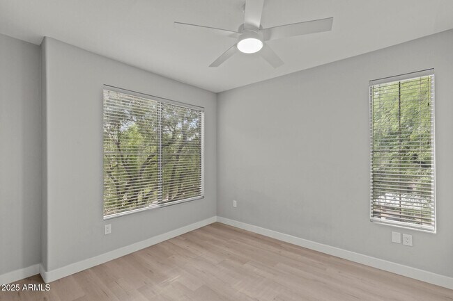 Building Photo - 11680 E Sahuaro Dr