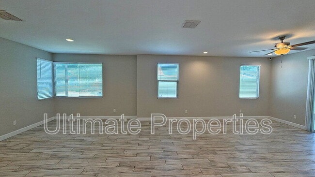 Building Photo - 835 N 110th Ave