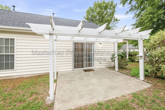 Building Photo - 6307 Forest Ridge Dr