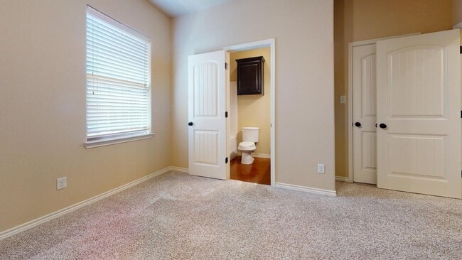 Building Photo - 140 Knox Dr