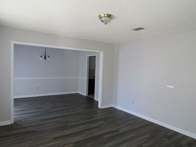 Building Photo - 110 Tempest Ln