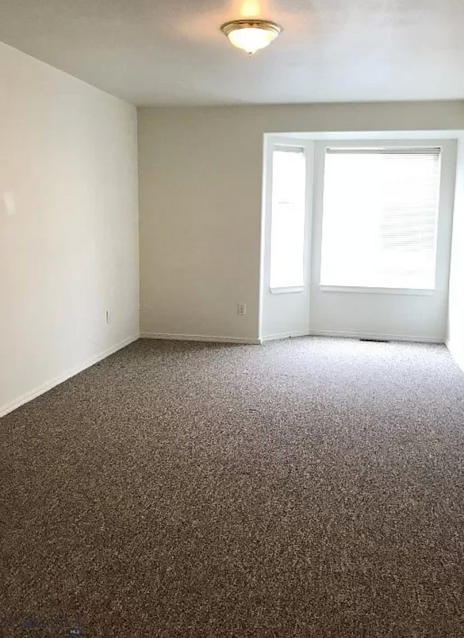 Building Photo - 3 Bedroom Apartment in Bozeman!
