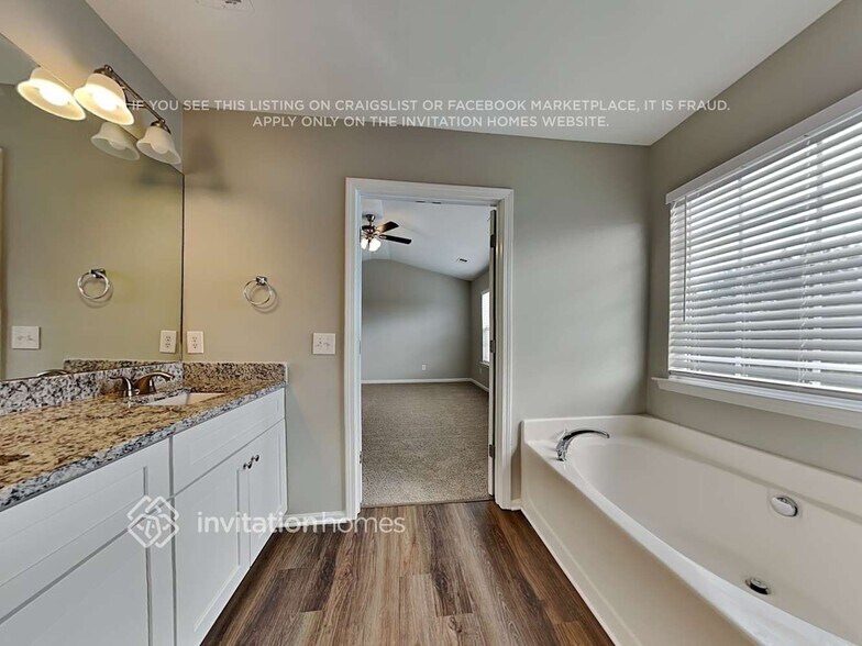 Building Photo - 11027 Holm Oak Pl