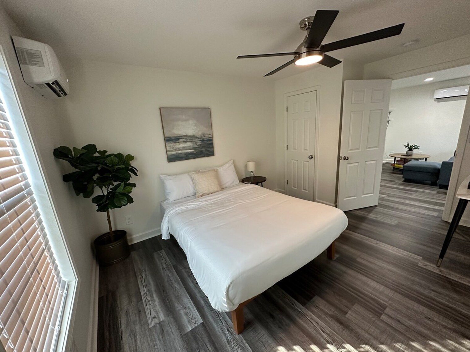 Building Photo - 121 Forest St