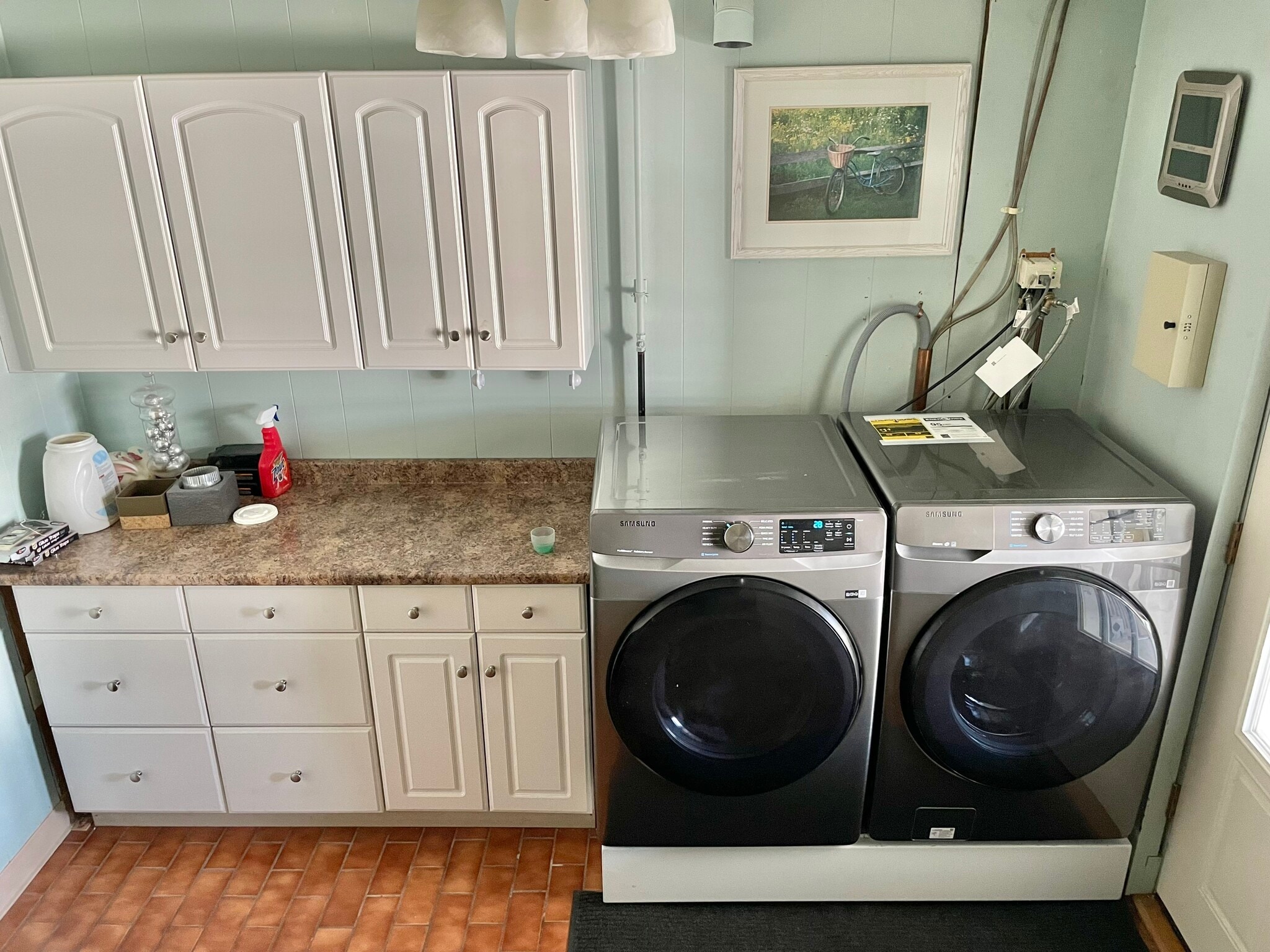 Laundry: Shared Washer&Dryer - 73 Elsie St