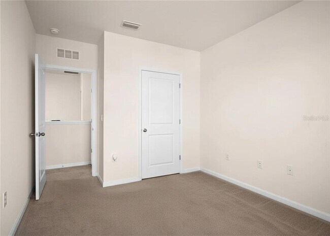 Building Photo - 17046 Oval Rum Dr