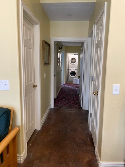 Building Photo - 486-1 E 3rd Ave