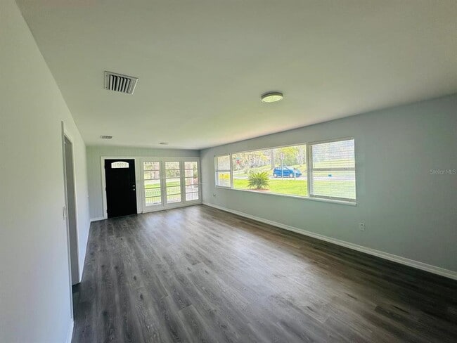 Building Photo - 408 NE 12th Ave