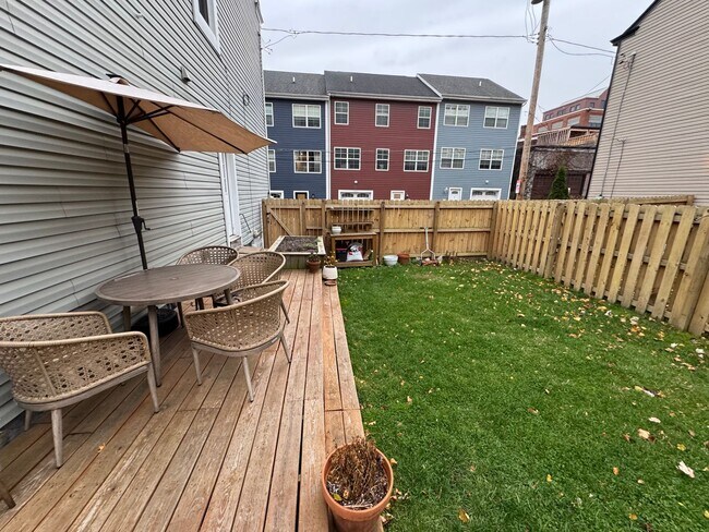 Building Photo - Beautifully Renovated 3BR Row Home in Deutschtown – Spacious, Modern & Incredible Location