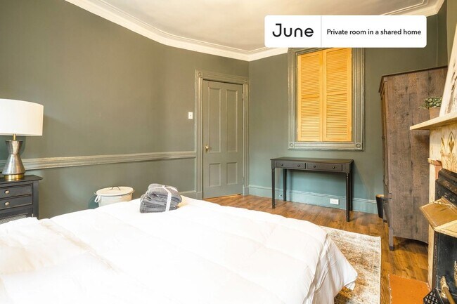 Building Photo - Room in Shared 5 bed/1 bath home