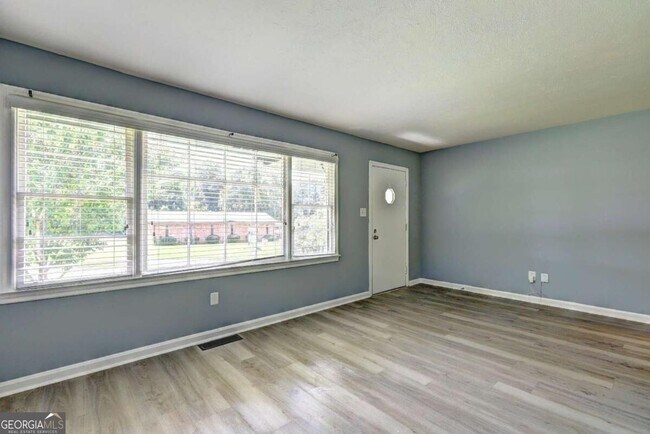 Building Photo - 970 Oglethorpe Ave