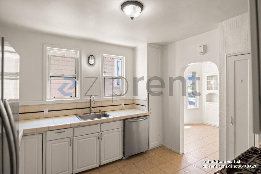 Building Photo - 2107 69th Ave