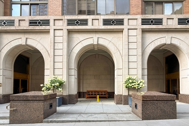 Building Photo - 161 W 61st St