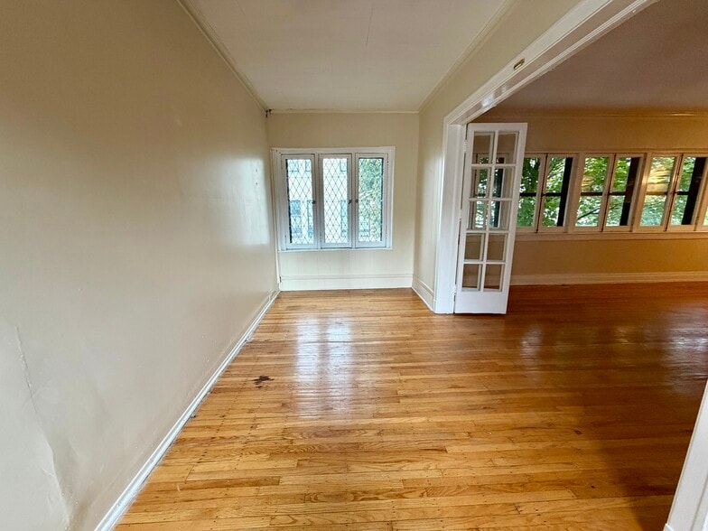 Building Photo - 125 Elmwood Ave
