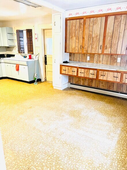 Open kitchen into dining room - 10 Chandler St