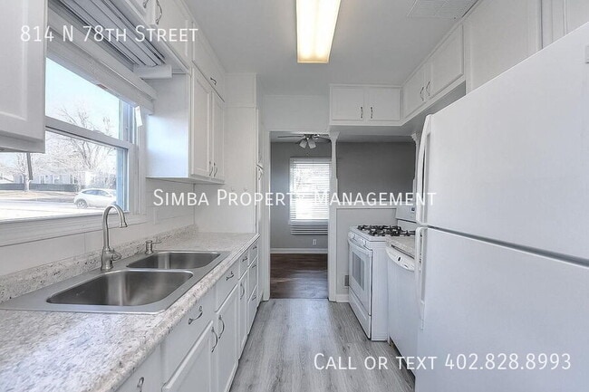 Building Photo - 814 N 78th St