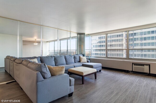 Building Photo - 3550 N Lake Shore Dr