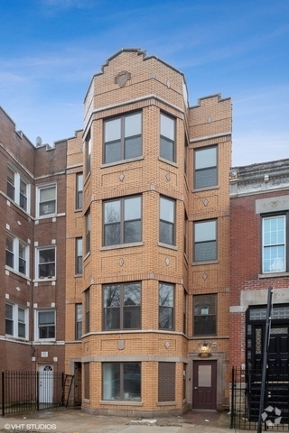 Building Photo - 2737 W Evergreen Ave