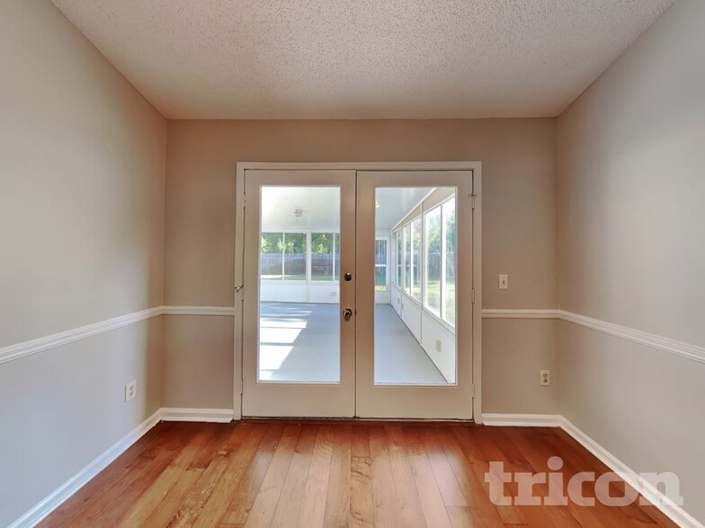 Building Photo - 1133 Linwood Loop