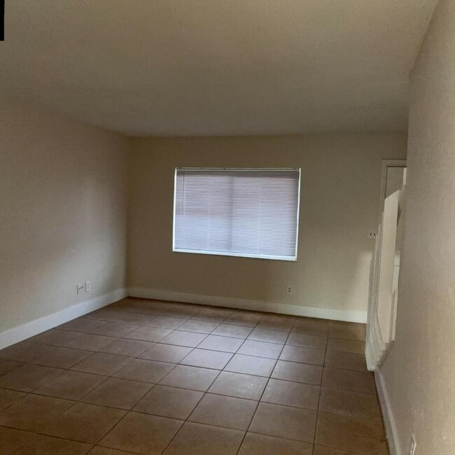 Building Photo - 1215 Alabama Ave