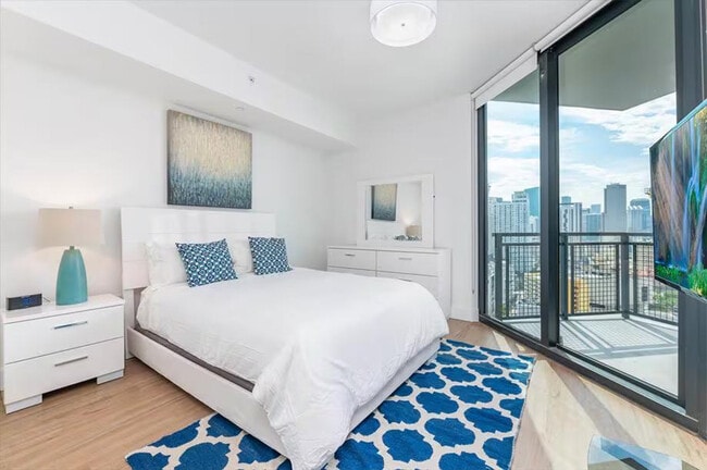 Building Photo - 460 NE 5th St