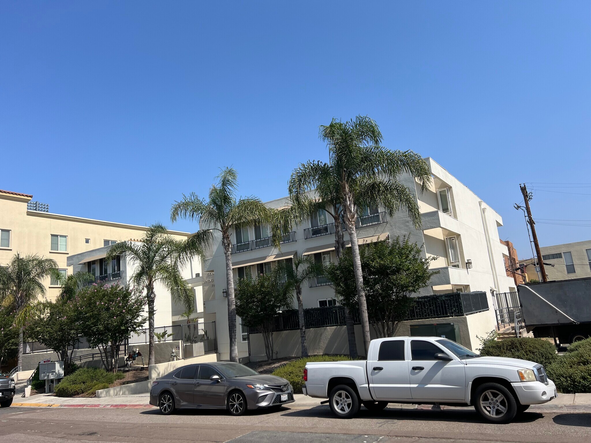 Front - 5540 Lindo Paseo