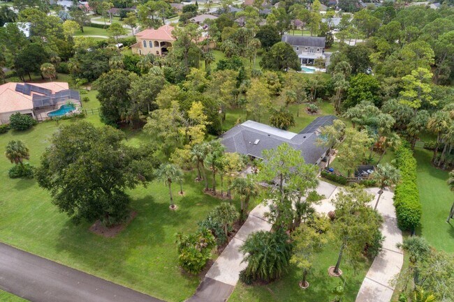 Building Photo - 14775 Stirrup Ln
