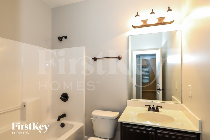 Building Photo - 139 Village Park Dr