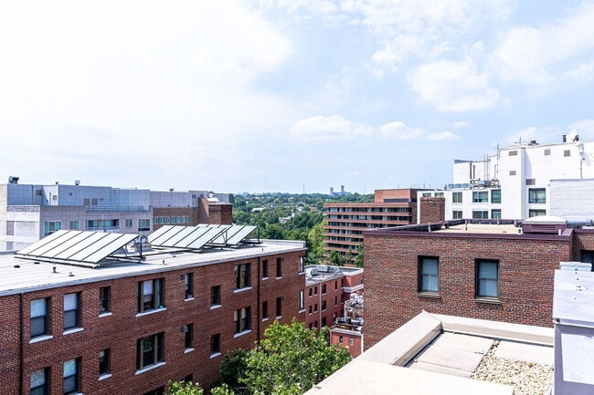 Building Photo - Beautiful One Bedroom in the Heart of Foggy Bottom| Water and Gas Included!