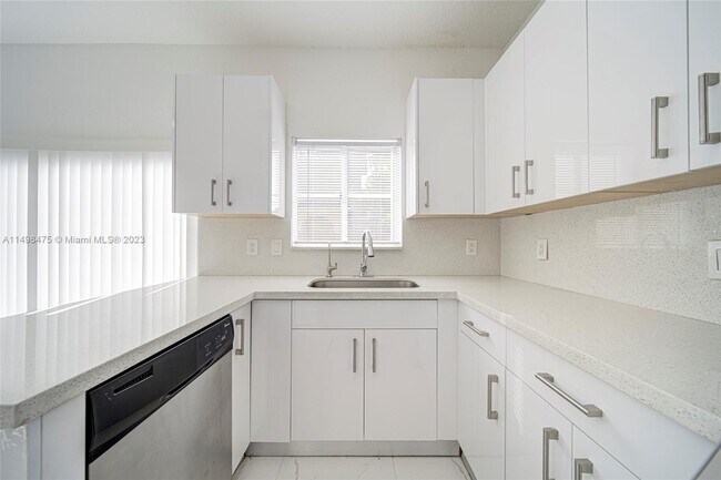 Building Photo - 10740 NW 83rd St