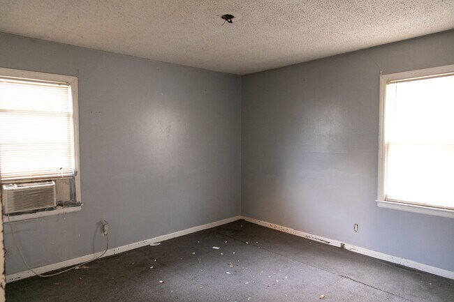 Building Photo - 9709 Bennington Ave