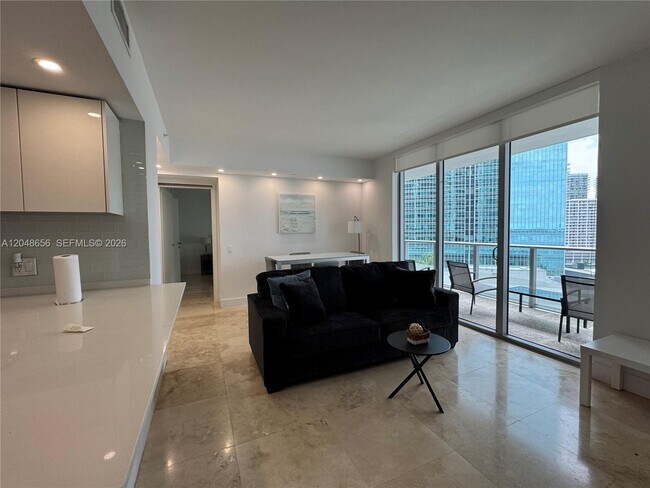 Building Photo - 1300 Brickell Bay Dr