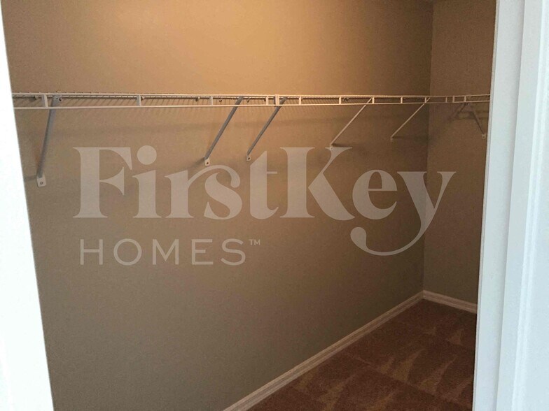 Building Photo - 2325 NW 34th Ave