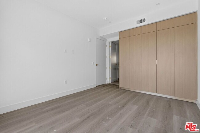 Building Photo - 1808 Lincoln Blvd