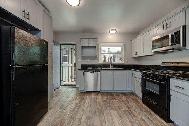 Building Photo - 1048 4th St