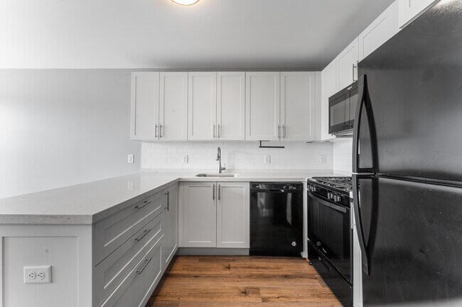 Building Photo - 18 Canfield St