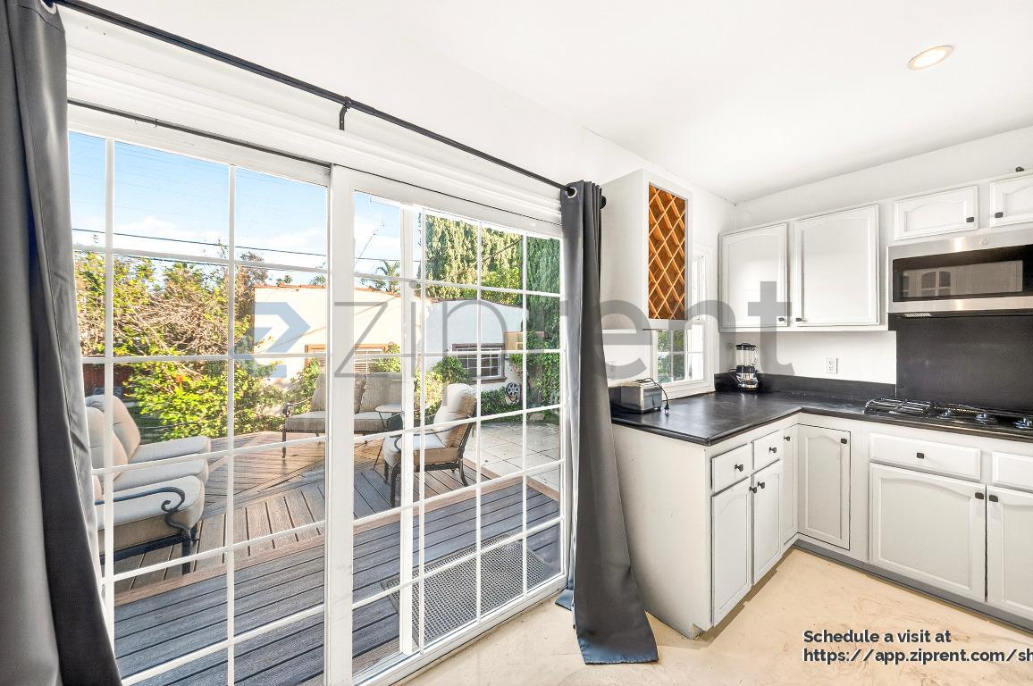 Building Photo - 138 N Hamel Dr