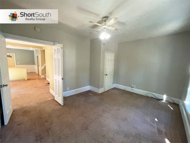 Building Photo - 4 Bed 1 Full Bath Single Family Home for R...