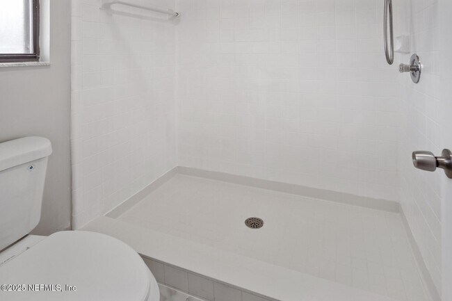 Building Photo - 7650 Cranberry Ln S
